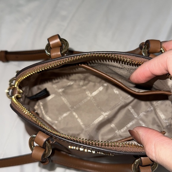 I really like it, t’s almost new only wore twice - Picture 4 of 4